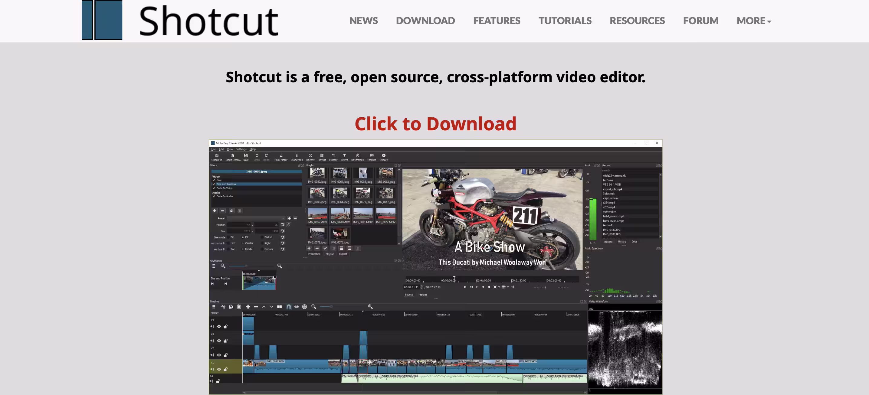 ממשק עורך הוידאו Shotcut המציג ציר זמן ולוח תצוגה מקדימה עם וידאו של אופנוע