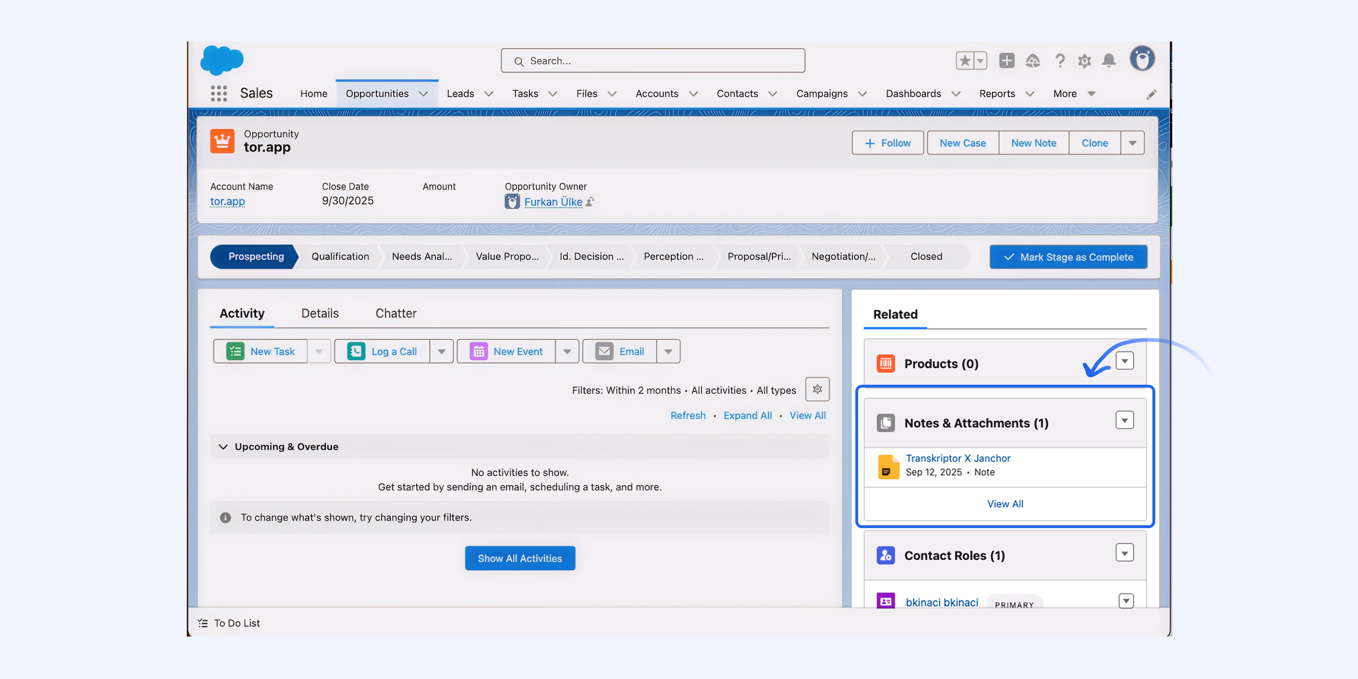 Integrazione Salesforce con Transkriptor che mostra note e allegati in un'opportunità.