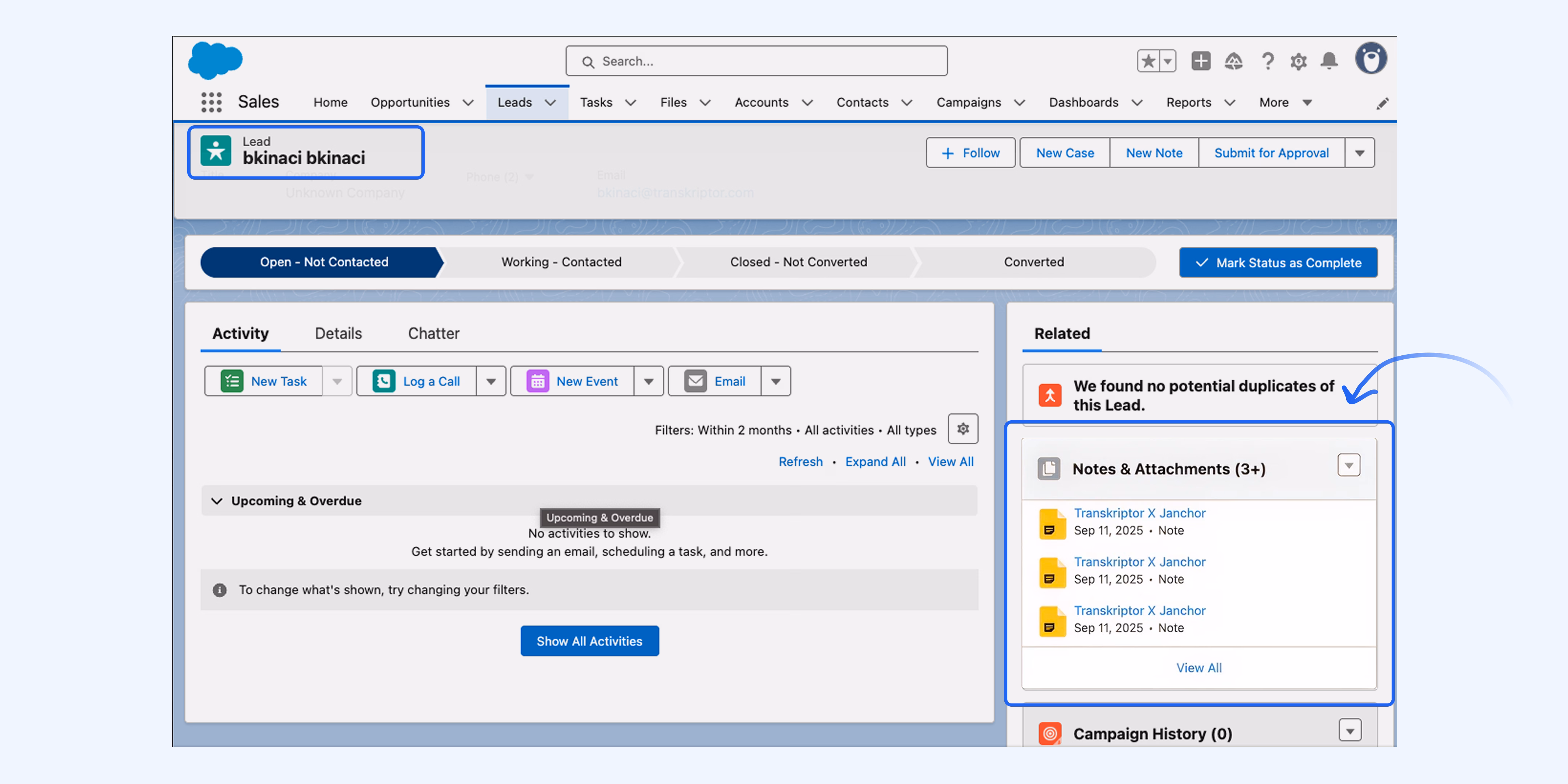 Interfaccia Salesforce che mostra l'integrazione di Transkriptor per la gestione di note e allegati.