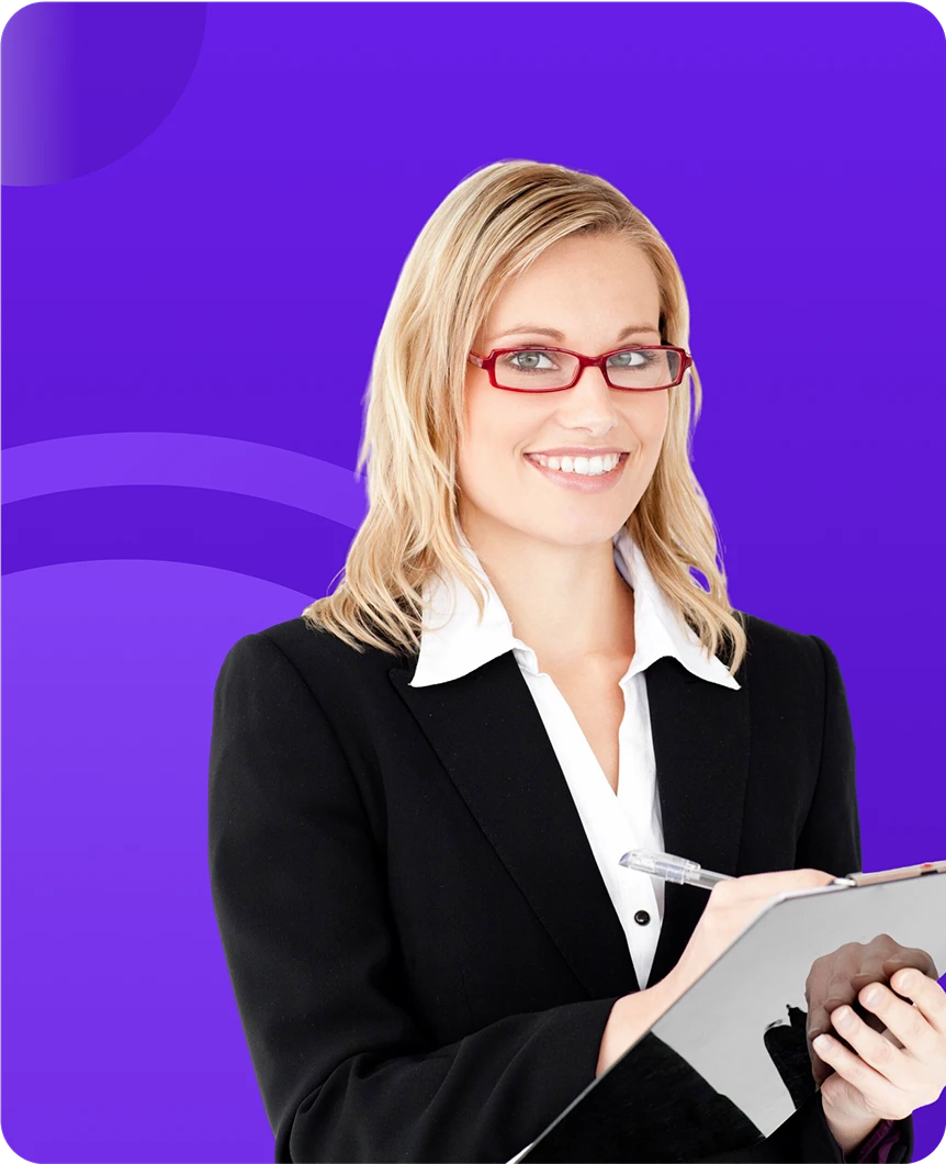 Chuyên gia nhân sự phân tích cảm xúc trong phỏng vấn và phản hồi của nhân viên với Transkriptor để nâng cao tuyển dụng và sự hài lòng tại nơi làm việc.